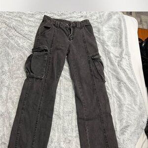 Black/dark gray cargo jeans with pockets